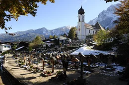 Der Friedhof.