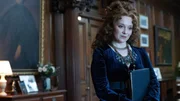 Madame (Jessica Hardwick) im Büro des Schulleiters Mr. Jackson. Madame (Jessica Hardwick) im Büro des Schulleiters Mr. Jackson.