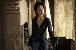 Nagini (Claudia Kim)