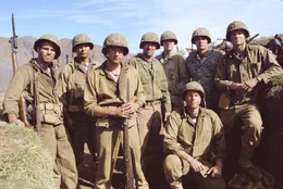v.l.n.r.: Private Pappas (Mark Ruffalo), Private Beach (Adam Beach), Private Nellie (Martin Herderson), Sergeant Jo Enders (Nicolas Cage), Private Chick (Noah Emmerich,vorne), Major Meelitz (Jason Isaacs) und Private Harrigan (Brian Van Holt).