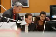 L-R: Ermitteln im Fall des ermordeten Captain Rankin: Gibbs (Mark Harmon), McGee (Sean Murray) und Ziva (Cote de Pablo) ... L-R: Ermitteln im Fall des ermordeten Captain Rankin: Gibbs (Mark Harmon), McGee (Sean Murray) und Ziva (Cote de Pablo) ...