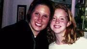 Als Eileen Leone pl&ouml;tzlich zur gro&szlig;en Schwester wird, gibt sie sich alle M&uuml;he ein gutes Vorbild f&uuml;r ihre 21 Jahre j&uuml;ngere Schwester zu sein. Sie ist immer f&uuml;r Cailin da und die Beiden verbringen viel Zeit zusammen.