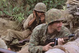 Sergeant Jo Enders (Nicolas Cage) und Private Beach (Adam Beach).