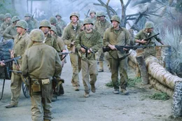 Sergeant Jo Enders (Nicolas Cage,m.).