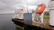 Das Freifallboot. Ein schnelles Rettungsmittel für die Besatzung – diese Boote werden vor allem auf Handelsschiffen in 18 Metern eingesetzt. Weitere Fotos erhalten Sie auf Anfrage. Das Freifallboot. Ein schnelles Rettungsmittel für die Besatzung – diese Boote werden vor allem auf Handelsschiffen in 18 Metern eingesetzt. Weitere Fotos erhalten Sie auf Anfrage.