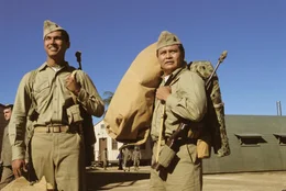 Private Beach (Adam Beach) und Private Charlie Whitehorse (Roger Willie) geh&ouml;ren zu den Navajo-Soldaten.