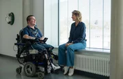 Lena Ganschow und Michael Mehringer im Gespräch. Michael ist einer der ersten Menschen in Deutschland, denen ein Brain-Computer-Interface implantiert wurde. Er kann sein Gehirn direkt mit einem Computer verbinden. Lena Ganschow und Michael Mehringer im Gespräch. Michael ist einer der ersten Menschen in Deutschland, denen ein Brain-Computer-Interface implantiert wurde. Er kann sein Gehirn direkt mit einem Computer verbinden.