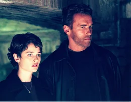 Christine (Robin Tunney) und Jericho Cane (Arnold Schwarzenegger)