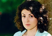 Pauline (Liza Tzschirner) fasst einen Entschluss … Pauline (Liza Tzschirner) fasst einen Entschluss …