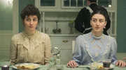 Naemi Latzer (Valli Kafka), Mariam Avaliani (Ellie Kafka).