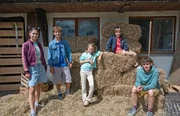v.li.: Ronja (Kaya V&ouml;lkers), Sam (Yann Cosack), Ava (Lilith K&uuml;hnle), Oskar (Ari Kiefer), Liam (Nils Hofschneider)