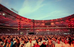 ARD/SWR TEDDY TECLEBRHAN - HALB MENSCH HALB DISCO, am Samstag (10.10.2026) um 23:50 Uhr im ERSTEN.  Ab dem 3. Oktober ist Teddy Teclebrhans B&uuml;hnenprogramm "Halb Mensch Halb Disco" in der ARD-Mediathek zu sehen. Am 10. Oktober folgt die Ausstrahlung im Ersten. Der in M&ouml;ssingen bei T&uuml;bingen aufgewachsene Comedian, Schauspieler und Musiker verbindet darin seinen besonderen Humor mit Livemusik. Was als Comedy beginnt, entwickelt sich im Laufe des Abends zum Konzert mit Band, Gesang und Tanz.