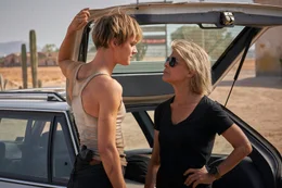 Grace (Mackenzie Davis, l.); Sarah Connor (Linda Hamilton, r.)