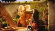 Rudi (Lennart Morgenstern) und Ella (Anna Menzel) geben sich sehr viel M&uuml;he, um aus ihrem Baumhaus ein perfektes Hotel zu machen.
