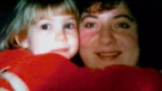 Der 45 j&auml;hrigen Mutter des Opfers, Janet Tyburski, bedeuten ihre drei Kinder und ihr vierj&auml;hriger Enkel alles. Sie ist seit 15 Jahren alleinerziehend und meistert diese Aufgabe vorbildlich.