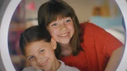 Adeline und ihre Schwester Sia Adeline und ihre Schwester Sia
