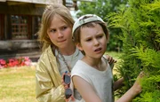 Olivia (Laetitia Frey, links) und Jack (Holly Herrlein, rechts) suchen nach dem ausgeb&uuml;xten Fleischwolf.