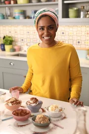 Nadiya zeigt ihr Rezept für ein verführerisches Schoko-Mousse. Nadiya zeigt ihr Rezept für ein verführerisches Schoko-Mousse.