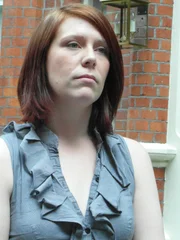 Die 27-jährige Illustratorin und Verkäuferin Kate ist eine von den vielen Singles in Großbritannien. Wird Wan Gok daran etwas ändern können?