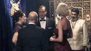 Alice (Blandine Bellavoir, l), Swan Laurence (Samuel Labarthe, M) und Tricard (Dominique Thomas, r) im Gespräch.