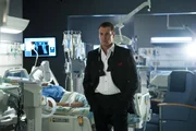 Dr. Sharlie Harris (Michael Shanks)