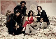 (l-r) Il Freddo (Vinicio Marchioni), Il Libanese (Francesco Montanari), Patrizia (Daniela Virgilio), Dandi (Alessandro Roja), Detective Scialoja (Marco Bocci)