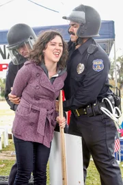 Shannon Woodward (Sabrina).
