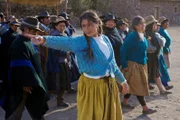 "Verlasst unser Dorf!" Saturnina (Magaly Solier) und die Dorfbewohner verjagen die ausländischen Ärzte.