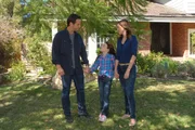 (v.l.n.r.) Scott Wolf als Tom, Audrey Casson als Phoebe und Courtney Ford als Valentine