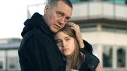 L-R: Kari Sorjonen (Ville Virtanen) and Janina Sorjonen (Olivia Ainali)