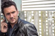 Allan Hawco (Jake Doyle).