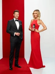 L- R: Ryan Seacrest and Giuliana Rancic