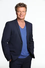 Auf unterhaltsame und humorvolle Weise beschäftigen sich Nazan Eckes und Oliver Geissen (Foto) mit Babys Einschlafproblemen und dem schwierigen Umgang mit pubertierenden Teenagern.