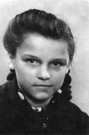 Die spätere Schauspielerin Eva-Maria Hagen als Schulkind.