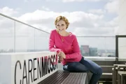 "Caren Miosga interviewt ... " heißt das neue halbstündige Interview-Magazin mit vorerst drei Ausgaben, das das NDR Fernsehen ab 12. Mai donnerstags zeigt. Caren Miosga, bekannt als Tagesthemenmoderatorin, erhält eine weitere Gelegenheit, interessante Gespräche mit Erkenntnisgewinn vor der Kamera zu führen.