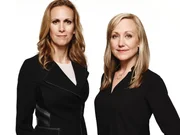 Alicia O'Neill (l.), Casey Garrett
