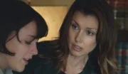 Erin (Bridget Moynahan, r.) ist entsetzt, als eine traumatisierte Freundin ihrer Tochter berichtet, dass sie von einem Kommilitonen vergewaltigt wurde. Kann die Anwältin endlich für Gerechtigkeit sorgen?