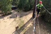 Xenius-Moderatorin Dörthe ist zwar gesichert, aber der Körper reagiert in solchen Situationen trotzdem mit Stress.