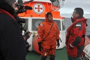 ProSieben MAXX-Reporter Harro Füllgrabe (M.) lässt sich bei "Off Limits" auf Extremsituationen ein - und liefert nebenbei Survival-Tipps für Erlebnis-Fans ...