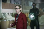 Felicity (Emily Bett Rickards), Mr. Terrific (Echo Kellum)
