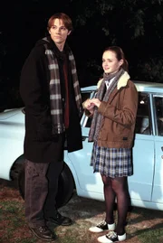 Jared Padalecki (Dean Forester), Alexis Bledel (Lorelai 'Rory' Leigh Gilmore).