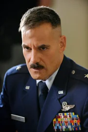 US Air Force Colonel Glenn Talbot (Adrian Pasdar)