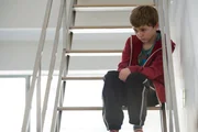 Jamie Burton (Gus Barry)