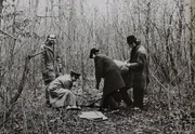 1973 findet die Polizei in einem Park die Leiche eines 11-jährigen Mädchens, das missbraucht und mit einem Bleistift zu Tode gequält wurde. Bis heute konnte das beispiellos grausame Verbrechen nicht aufgeklärt werden ...
