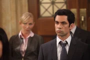 Die Buchautorin Jocelyn Paley ist offensichtlich vergewaltigt worden, besteht jedoch darauf, dass der der Brutale Akt, keine Vergewaltigung war. Det. Nick Amaro (Danny Pino, r.) und Det. Amanda Rollins (Kelli Giddish, l.) übernehmen den Fall ...