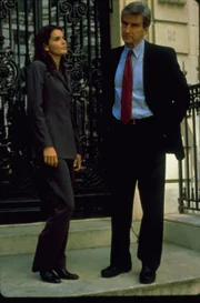 Müssen ihr Bestes geben, wenn sie den nächsten Fall gewinnen wollen: Abbie Carmichael (Angie Harmon, l.) und Jack McCoy (Sam Waterston, r.) ...