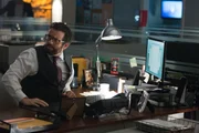 Detective Vega (Louis Ferreira)