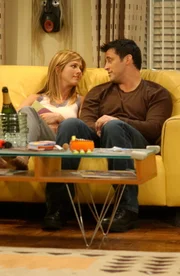 Aus langer Freundschaft wird Liebe: Joey (Matt LeBlanc, r.) und Rachel (Jennifer Aniston, l.) ...