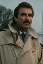 Auf seine Freundin wird ein weiterer Anschlag verübt: Magnum (Tom Selleck) ...