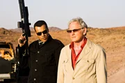 Niemand ahnt, dass Monsignore De Angelis (Victor Garber, r.) das Bibelwort "Ich bin nicht gekommen Frieden zu bringen, sondern das Schwert" falsch interpretiert und sich einen eigenen Killer hält: Plunkett (Danny Blanco Hall. l.) ...